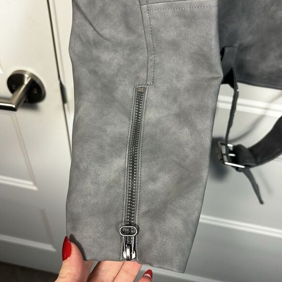 NWT Charcoal Grey Vegan‎ Leather Size XL Gray Zip Pockets Asymmetrical Belted - Picture 8 of 9